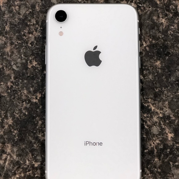 iPhone XR - Picture 3 of 8
